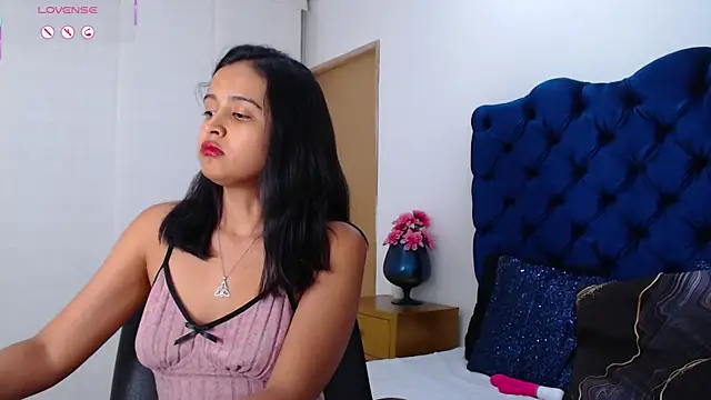 Chatroom XXX en direct de Lili666_