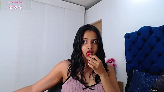 Lili666_'s Webcam Show
