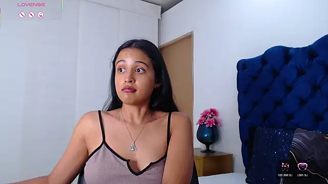 Chatroom XXX en direct de Lili666_