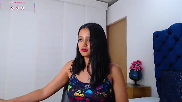Lili666_ Chat XXX in diretta