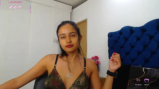 Lili666_ Adlı Modelin Canlı XXX Sohbeti