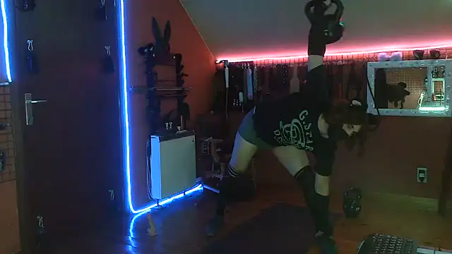 Ginny-the-bdsm-nympho's Webcam Show