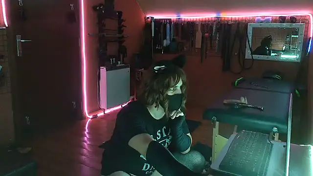 Ginny-the-bdsm-nympho webcam show