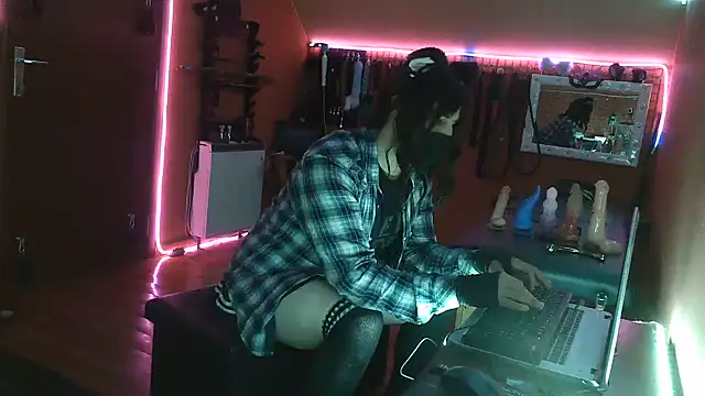 Ginny-the-bdsm-nympho's Webcam Show