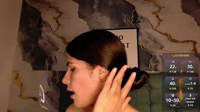 Show modela ailyngg na web-kameri