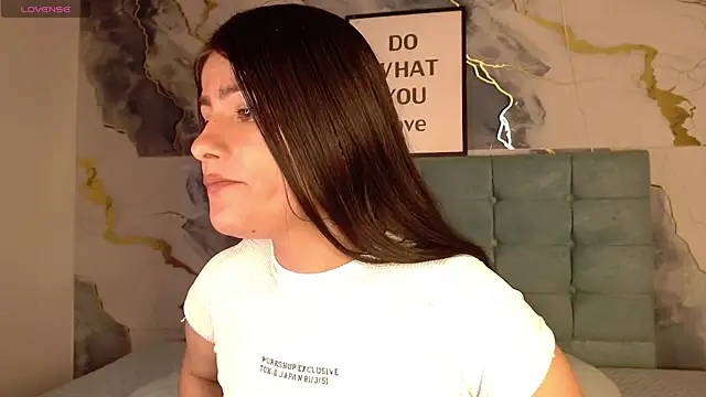 ailyngg's Live XXX Chat