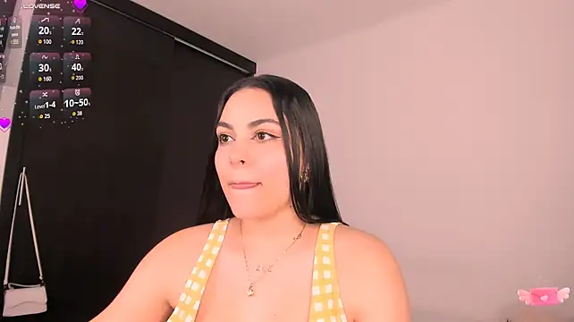 nahla_jameel Pertunjukan Webcam