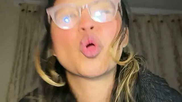 You_Ana31's Live XXX Chat