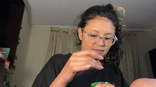 You_Ana31's Live XXX Chat