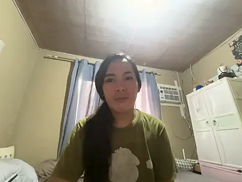 yen_yen Show in webcam