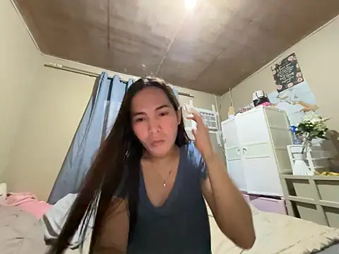 yen_yen Show in webcam