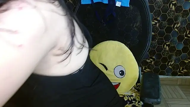 KinderrJoy Chat XXX live