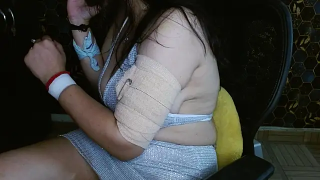 XXX chat uživo modela KinderrJoy