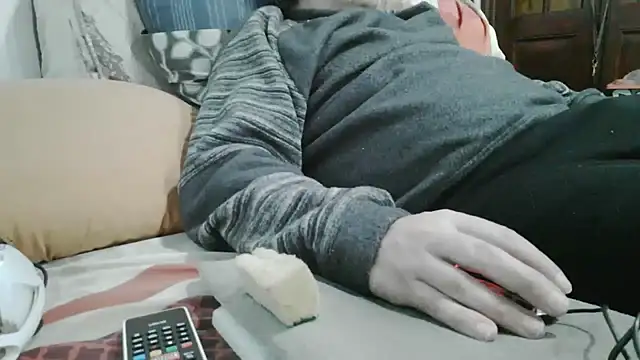 Pokazy przed kamerką – messi_syssy