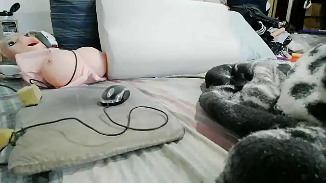 Pokazy przed kamerką – messi_syssy