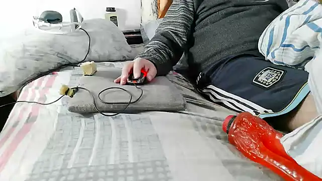 messi_syssy: διαδικτυακό σόου στην κάμερα