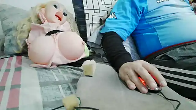 Pokazy przed kamerką – messi_syssy
