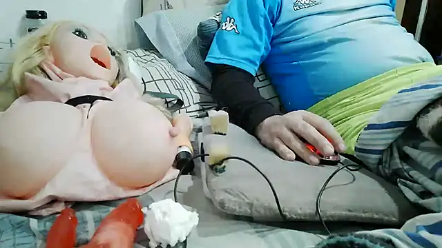 Pokazy przed kamerką – messi_syssy
