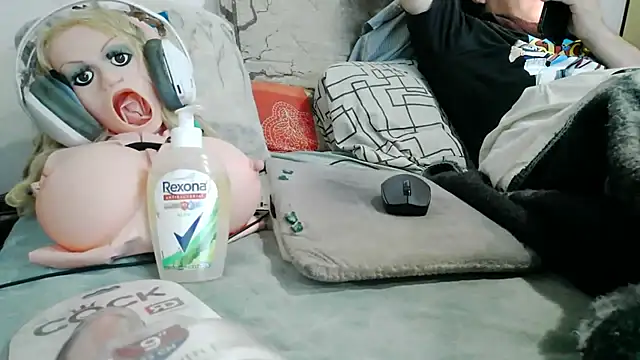 Pokazy przed kamerką – messi_syssy