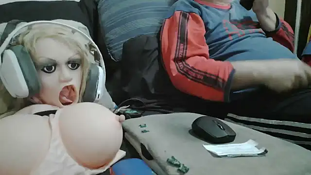 Pokazy przed kamerką – messi_syssy