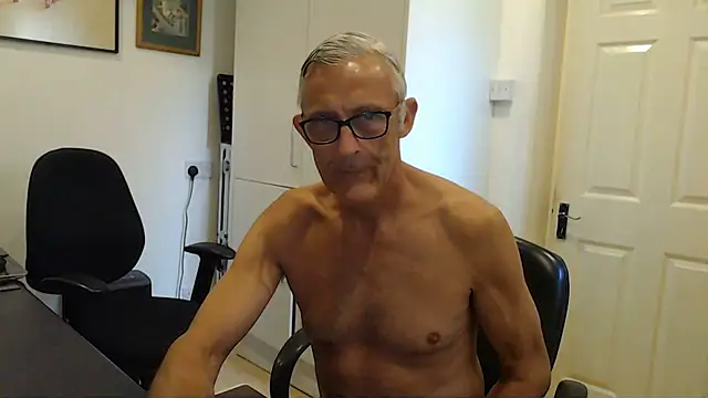 nakedcarpenteruk: διαδικτυακό σόου στην κάμερα