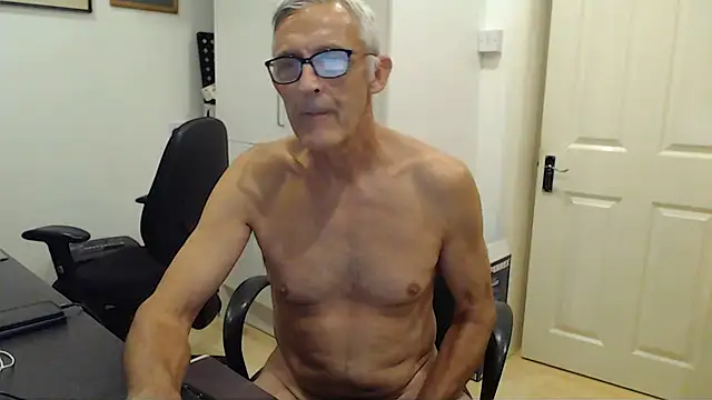 nakedcarpenteruk's Webcam Show