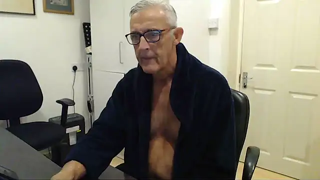 הופעת וובקאם של nakedcarpenteruk