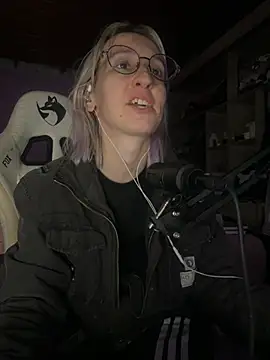 Sala de chat en directo de thebunnydark