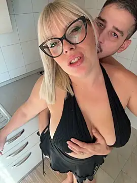 EvaWelly লাইভ XXX চ্যাট