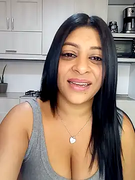 Chatroom XXX en direct de Lashmy111