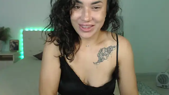 Chatroom XXX en direct de RoxannePure