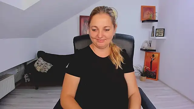 LollaGirl's Live XXX Chat