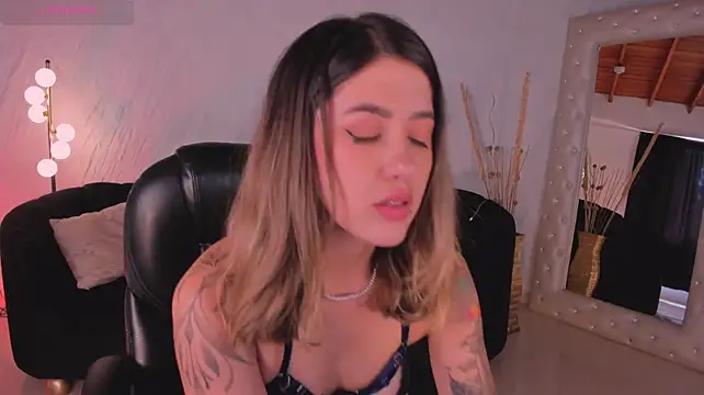 แชท XXX สดของ EveBensonX
