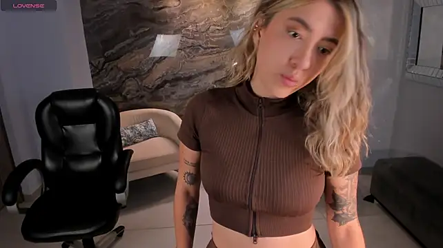 EveBensonX Chat XXX live
