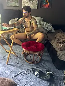 Househead22 webkamerás műsora