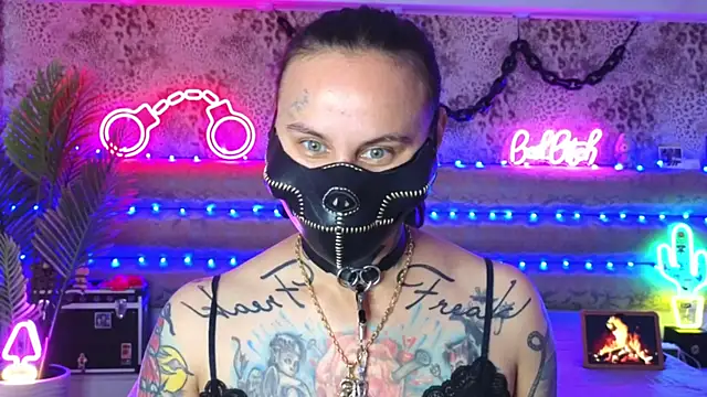 Pokazy przed kamerką – Cool_Freak_