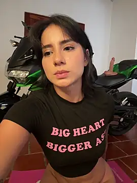 Ale_Lewis Pertunjukan Webcam