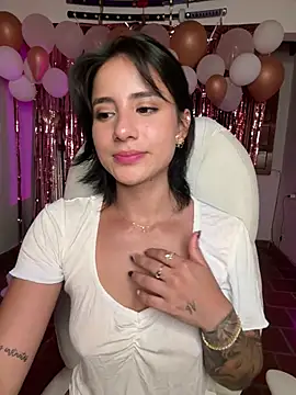 Ale_Lewis Pertunjukan Webcam