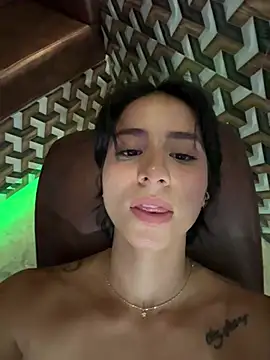 Chat +18 de Ale_Lewis ao vivo