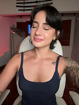 Ale_Lewis Pertunjukan Webcam