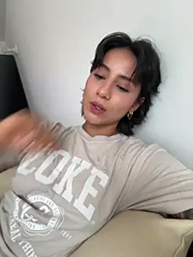 Pertunjukan Kamera Web Ale_Lewis
