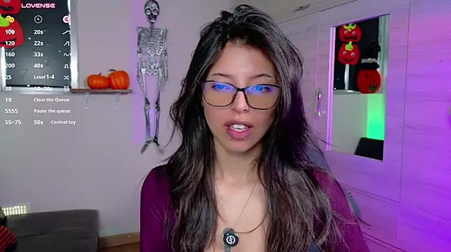 NanakoDollx Adlı Modelin Canlı XXX Sohbeti