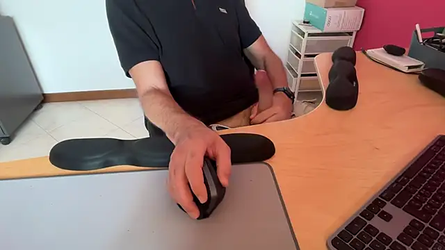 riccardofortis Show in webcam
