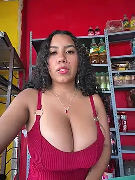הופעת וובקאם של serena_willow