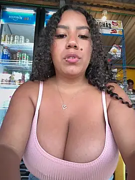 serena_willow Adlı Modelin Web Kamerası Şovu