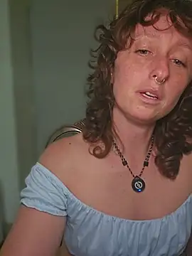 Pokazy przed kamerką – mossy_kiss