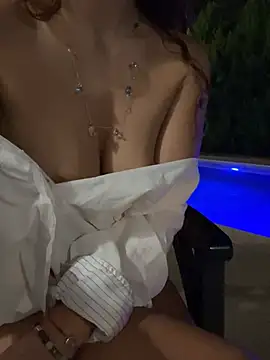 -Ashi Adlı Modelin Web Kamerası Şovu