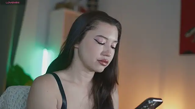 Maddi_s_here Adlı Modelin Web Kamerası Şovu