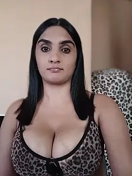 Eroticindian07's Live XXX Chat