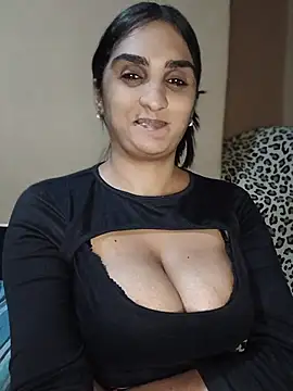 Eroticindian07's Live XXX Chat